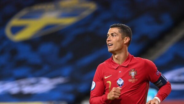 Cristiano Ronaldo vuelve con Portugal y pospone su despedida