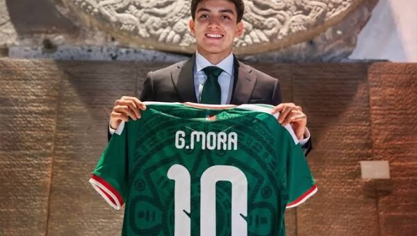 Gilberto Mora y los últimos 5 futbolistas que vistieron el 10 de México