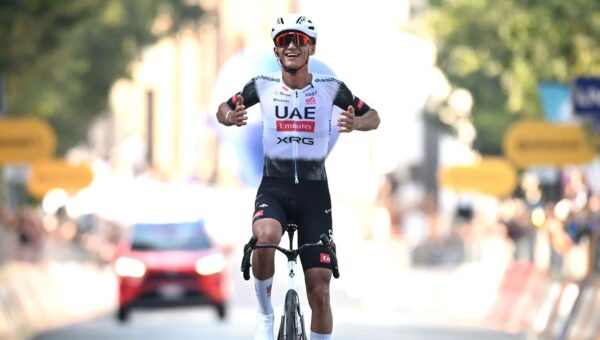 Isaac del Toro firma una nueva victoria y vuelve al Top 3 mundial