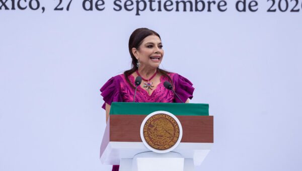 Brugada llama a la unidad y arropa a Sheinbaum en el Zócalo